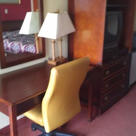 Atlanta Airport Hotel Форест Парк Екстериор снимка