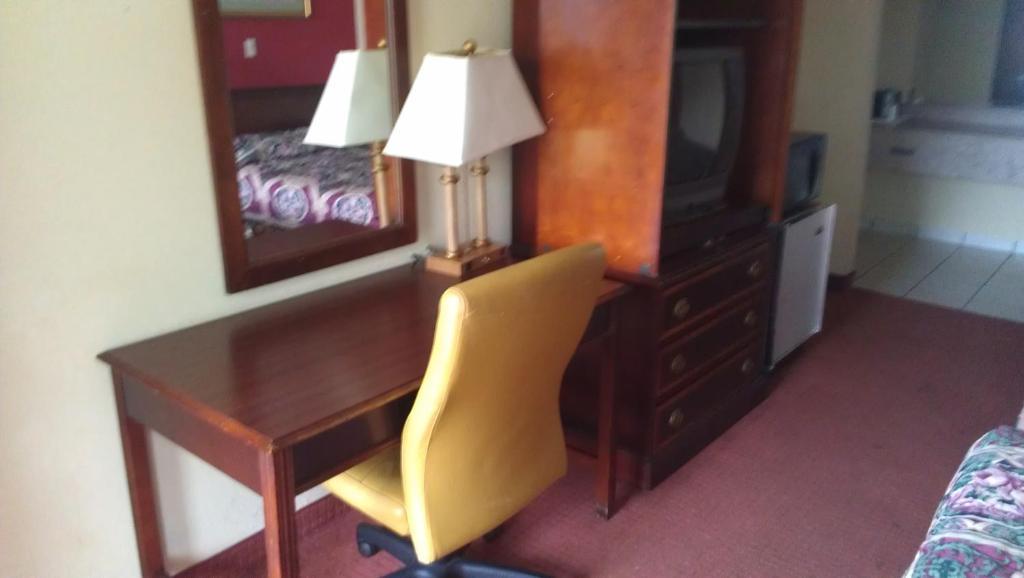 Atlanta Airport Hotel Форест Парк Екстериор снимка