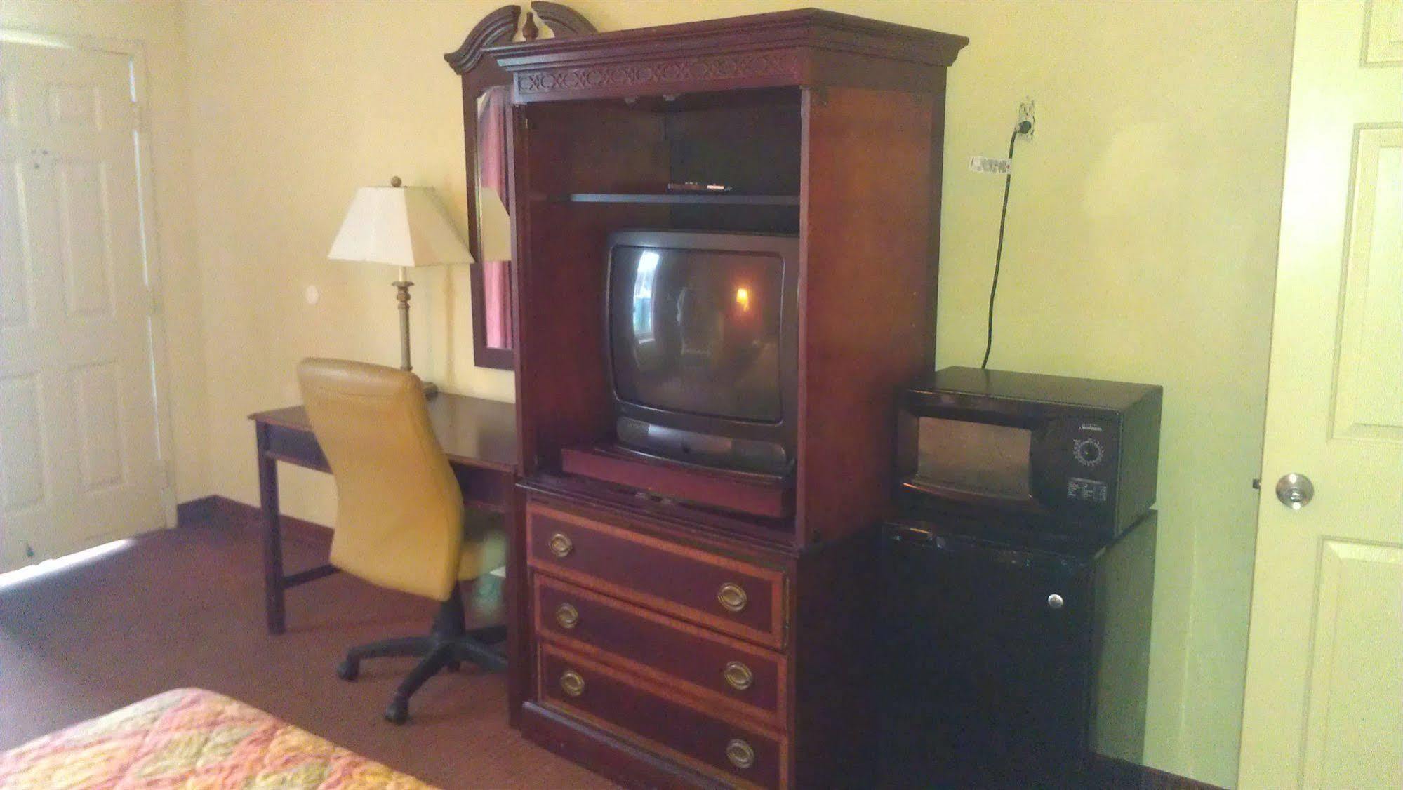 Atlanta Airport Hotel Форест Парк Екстериор снимка